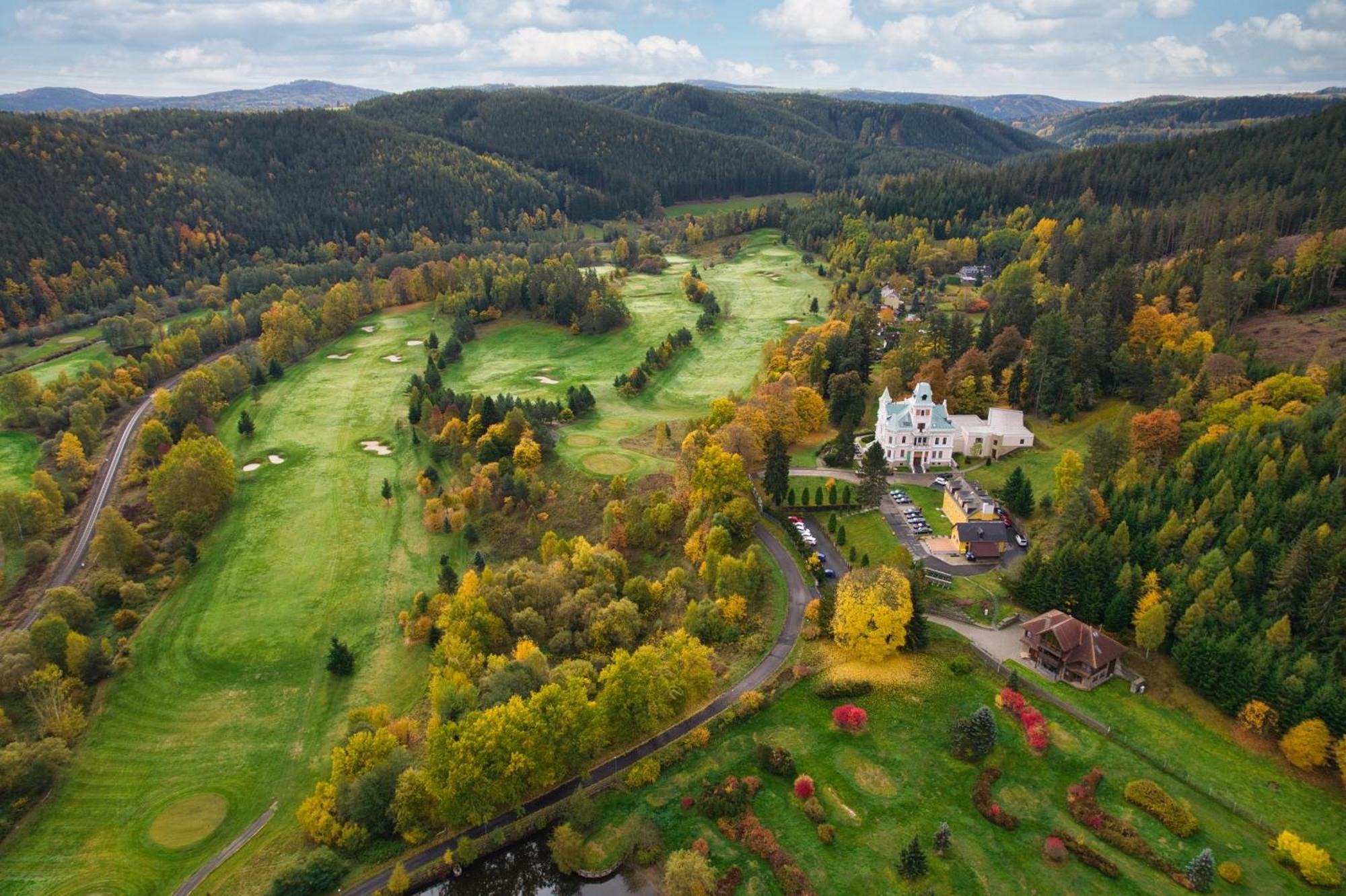 Pension U Golfu Cihelny Karlowe Wary Zewnętrze zdjęcie